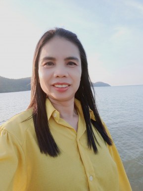 <span>Duenka, 49</span> <span style='width: 25px; height: 16px; float: right; background-image: url(/bitmaps/flags_small/TH.PNG)'> </span><br><span>Chanthaburi, Tailandia</span> <input type='button' class='joinbtn' style='float: right' value='JOIN NOW' />