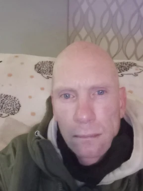 <span>Brendan , 41</span>&nbsp;<span style='width: 25px; height: 16px; float: right; background-image: url(/bitmaps/flags_small/UK.PNG)'>&nbsp;</span><br><span>London, United Kingdom</span>&nbsp;<input type='button' class='joinbtn' style='float: right' value='JOIN NOW' />