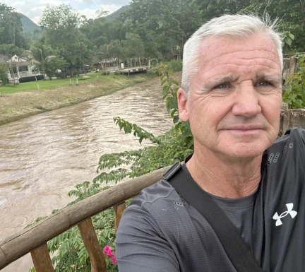 <span>Steve, 61</span>&nbsp;<span style='width: 25px; height: 16px; float: right; background-image: url(/bitmaps/flags_small/AU.PNG)'>&nbsp;</span><br><span>Sydney, Australia</span>&nbsp;<input type='button' class='joinbtn' style='float: right' value='JOIN NOW' />