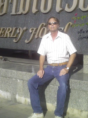 American men looking for love