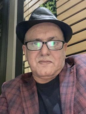 English men looking for love