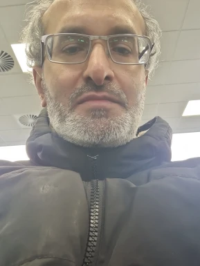 English men looking for love