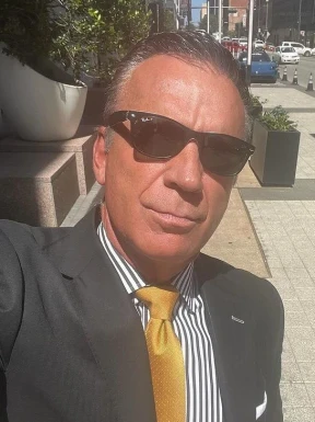 American men looking for love