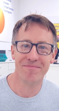 English men looking for love