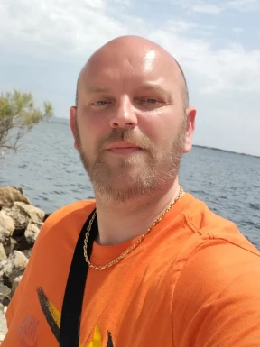 French men looking for love