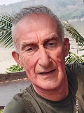 English men looking for love