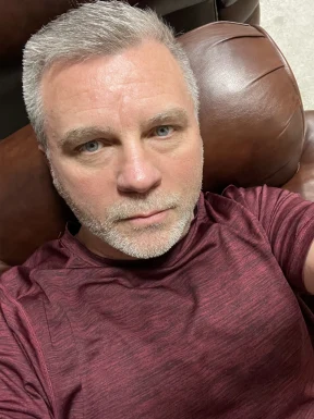 <span>John, 58</span>&nbsp;<span style='width: 25px; height: 16px; float: right; background-image: url(/bitmaps/flags_small/US.PNG)'>&nbsp;</span><br><span>Green Bay, United States of America</span>&nbsp;<input type='button' class='joinbtn' style='float: right' value='JOIN NOW' />