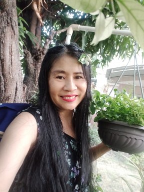 <span>Anna, 55</span> <span style='width: 25px; height: 16px; float: right; background-image: url(/bitmaps/flags_small/TH.PNG)'> </span><br><span>Samut Praka, 泰国</span> <input type='button' class='joinbtn' style='float: right' value='JOIN NOW' />