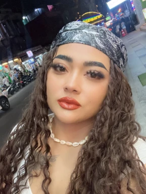 Thai girl for dating