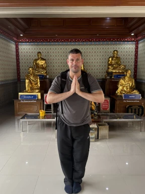 English men looking for love