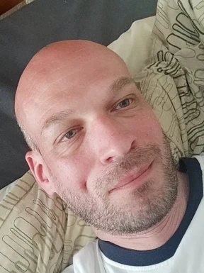 English men looking for love