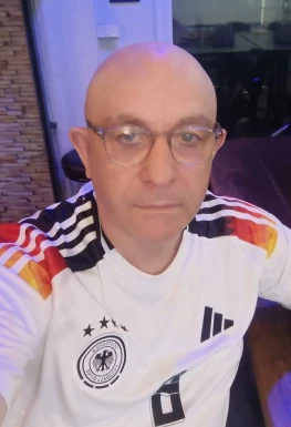 English men looking for love