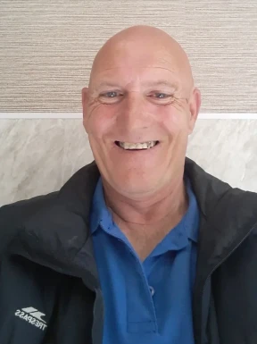 English men looking for love