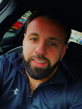 English men looking for love