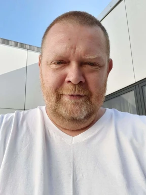 <span>Andreas, 51</span>&nbsp;<span style='width: 25px; height: 16px; float: right; background-image: url(/bitmaps/flags_small/DE.PNG)'>&nbsp;</span><br><span>Munich, Germany</span>&nbsp;<input type='button' class='joinbtn' style='float: right' value='JOIN NOW' />